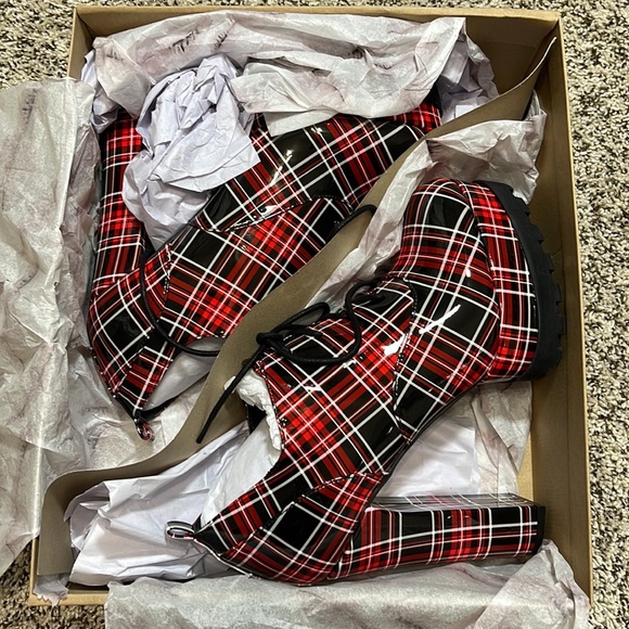 Jessica Simpson Imina Platform Pump - Picture 2 of 5